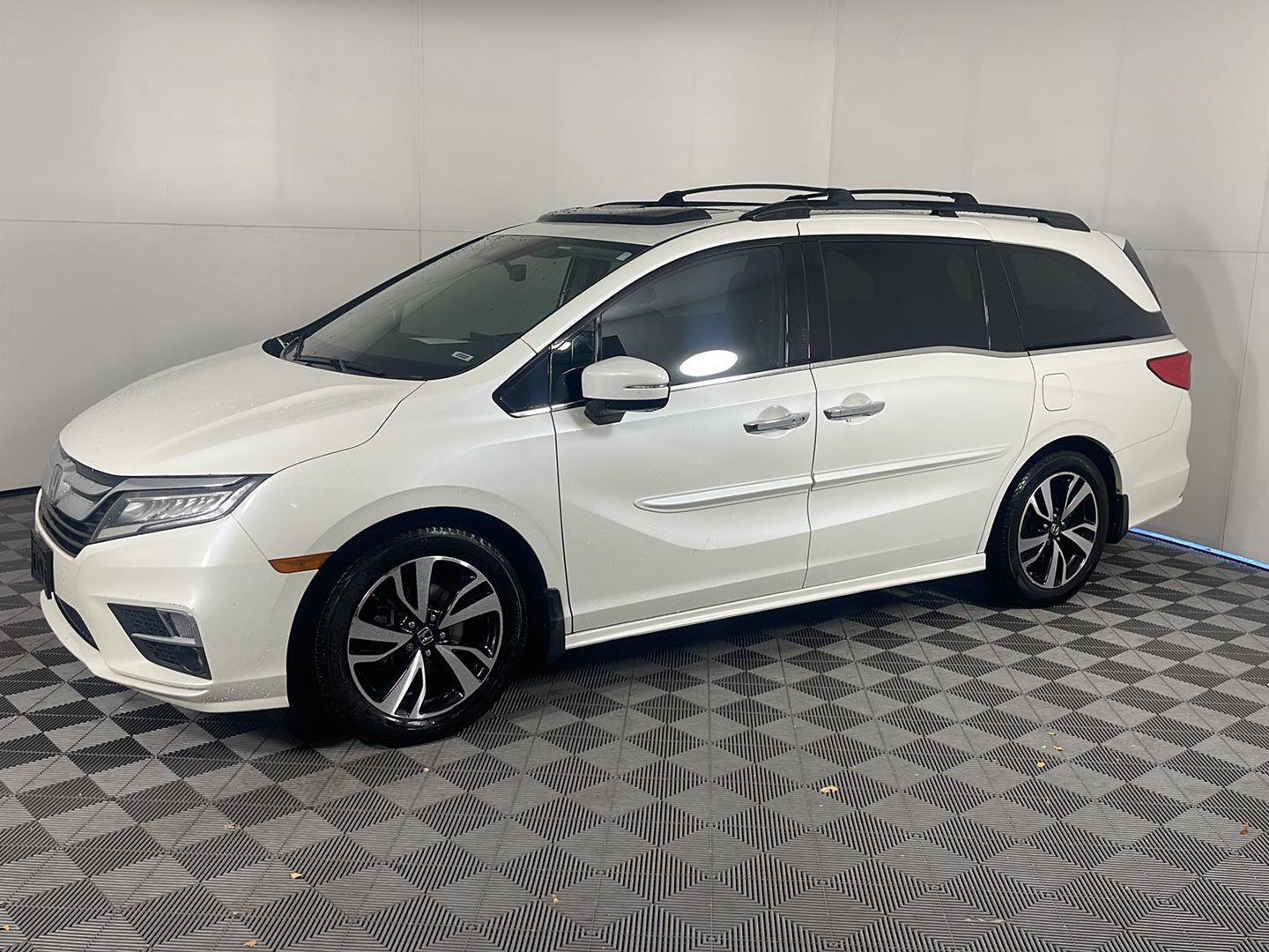 Used 2018 Honda Odyssey Elite