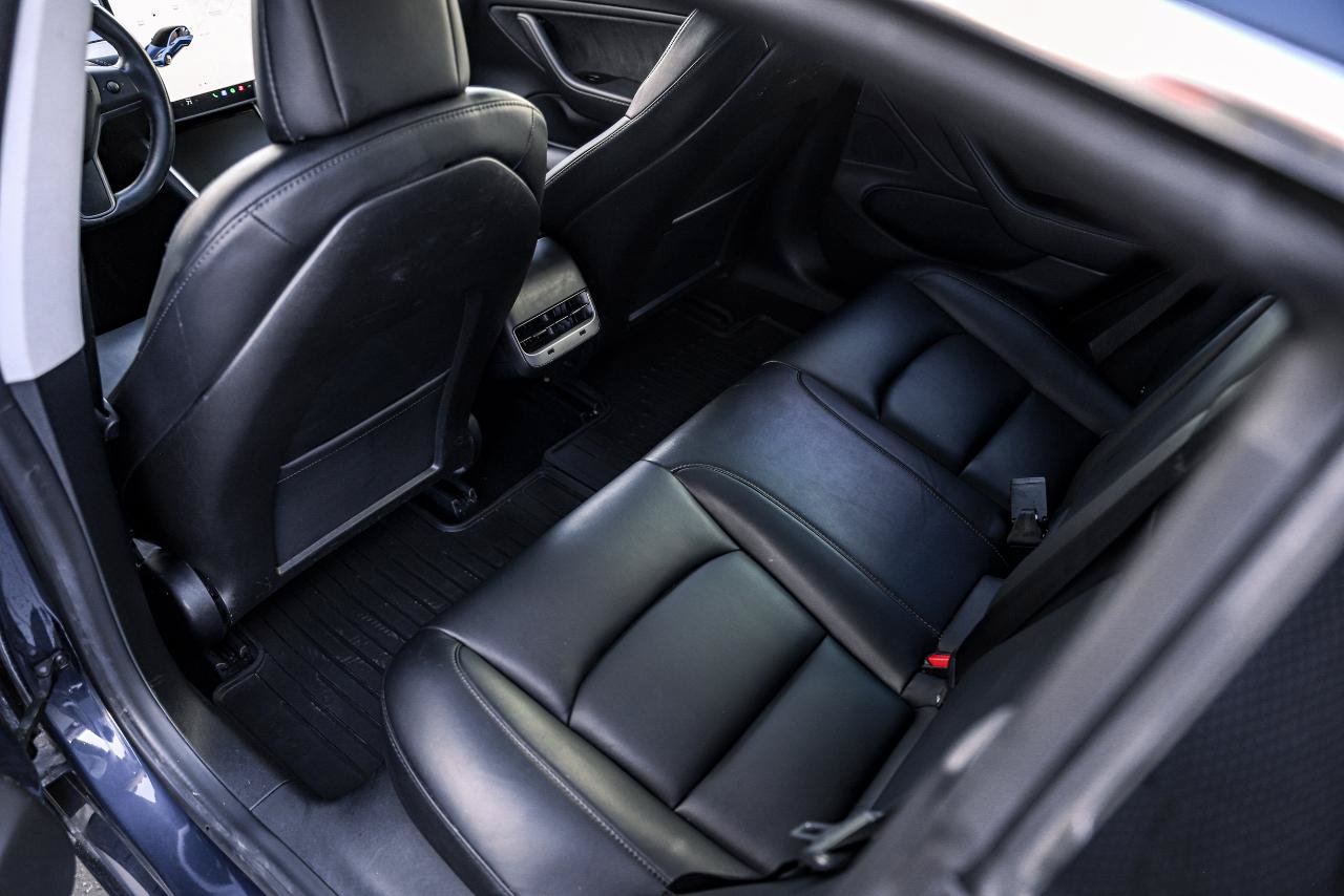 Used 2018 Tesla Model 3 Mid Range RWD image 36