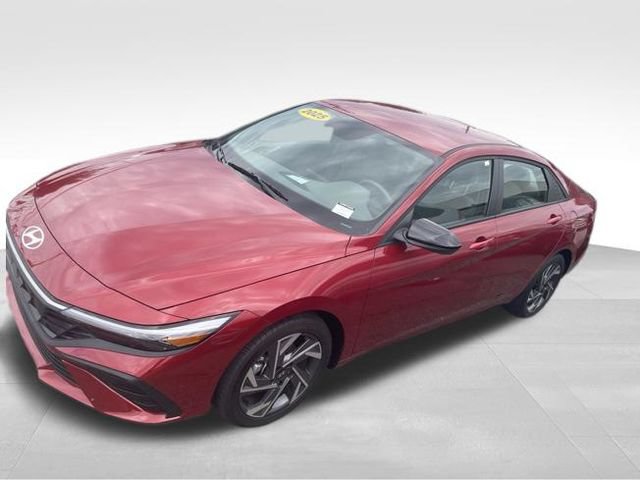 Certified 2025 Hyundai Elantra Sport w/ Cargo Package FWD image 4
