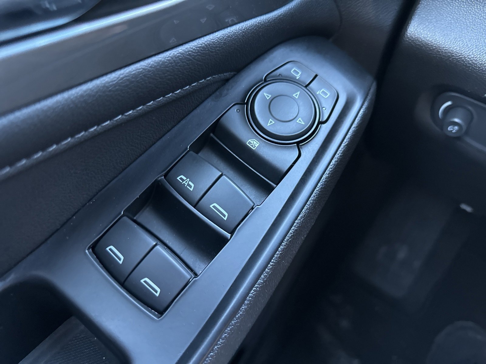 Used 2023 Chevrolet Traverse LT image 35