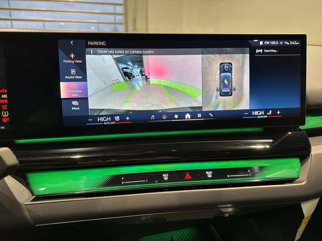 Used 2024 BMW i5 eDrive40i w/ Premium Package image 36