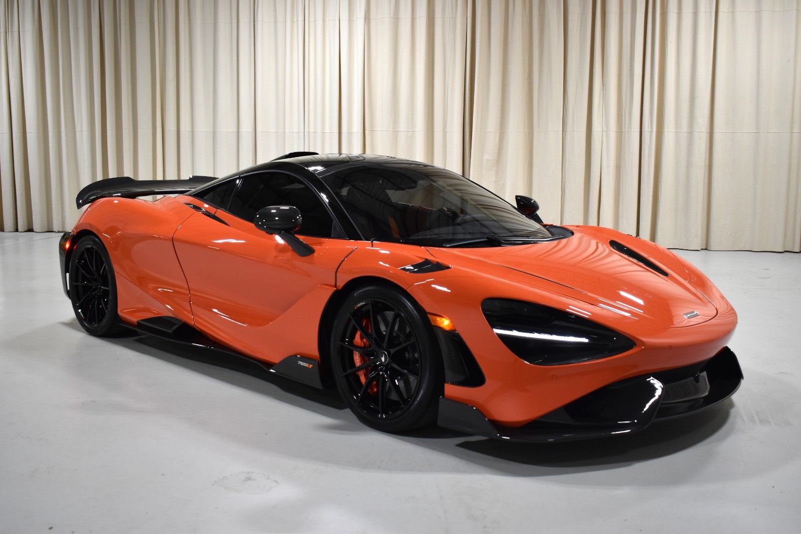 Used 2021 McLaren 765LT RWD image 4