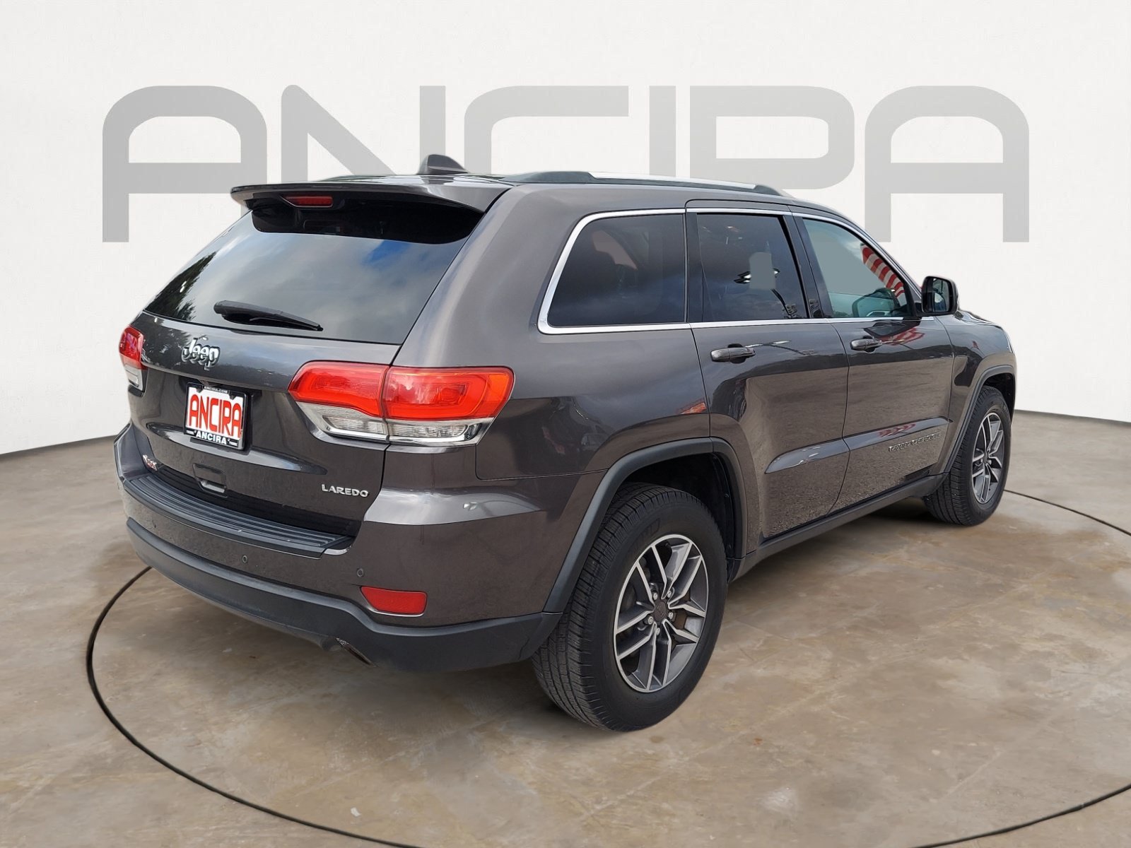 Used 2019 Jeep Grand Cherokee Laredo w/ 18" Wheel & 8.4" Radio Group RWD image 10