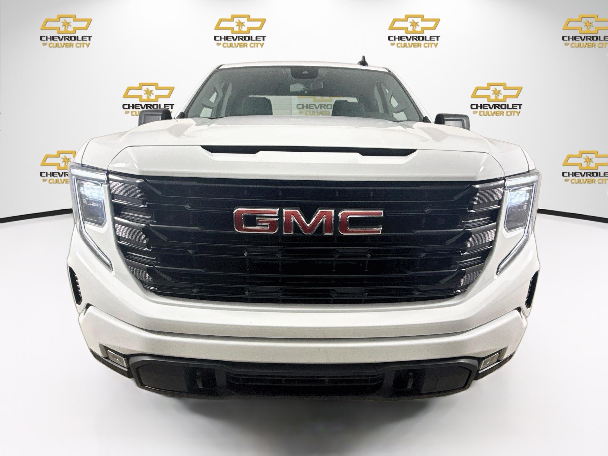 Used 2025 GMC Sierra 1500 Elevation RWD image 2