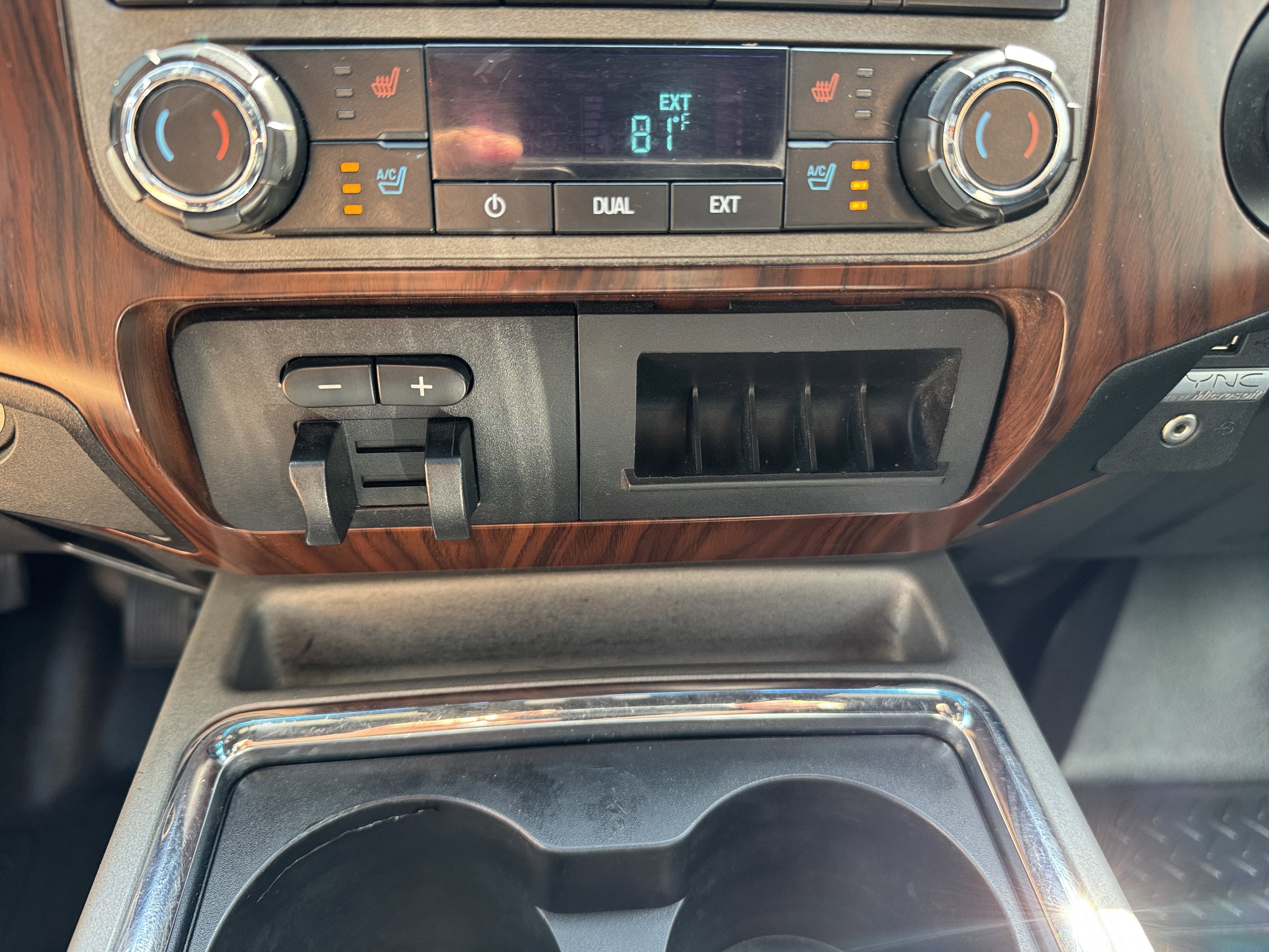 Used 2012 Ford F350 Lariat w/ Lariat Ultimate Pkg AWD/4WD image 19
