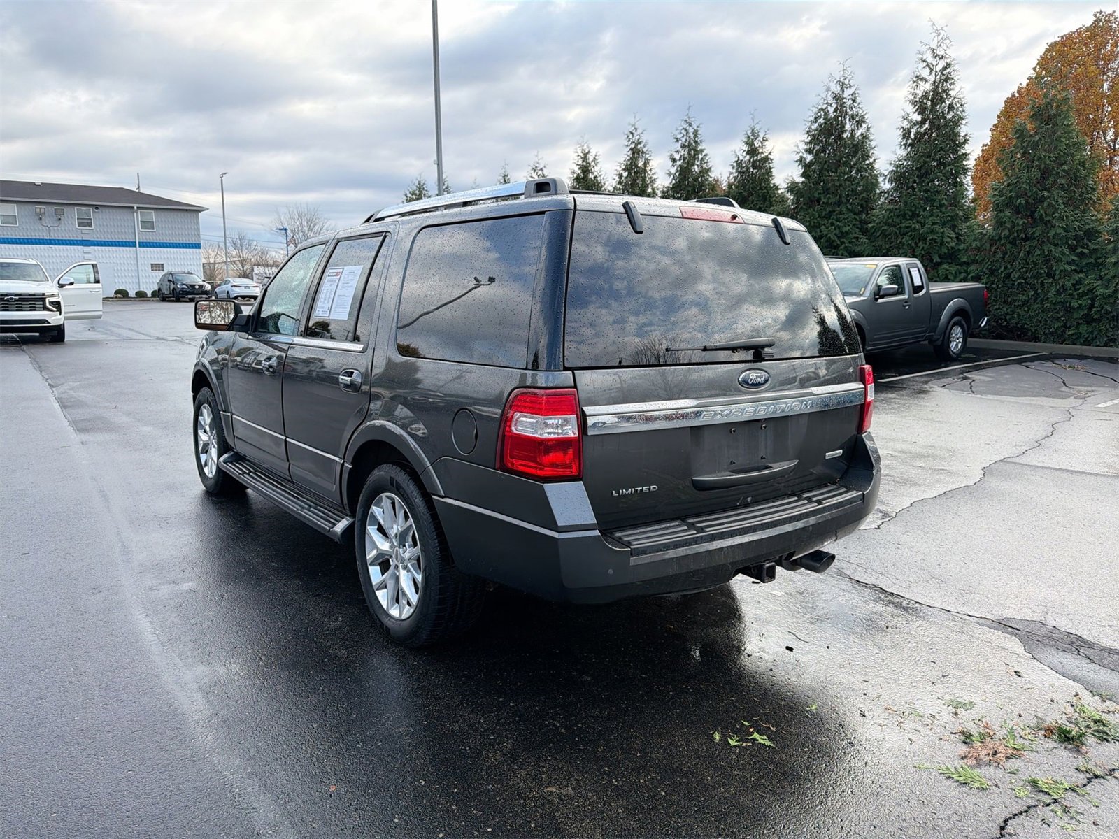 Used 2017 Ford Expedition Limited image 6