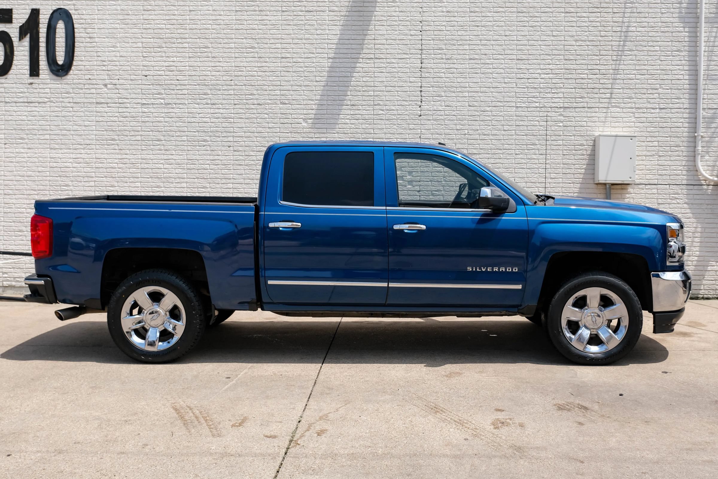Used 2017 Chevrolet Silverado 1500 LTZ w/ Sport Package RWD image 6