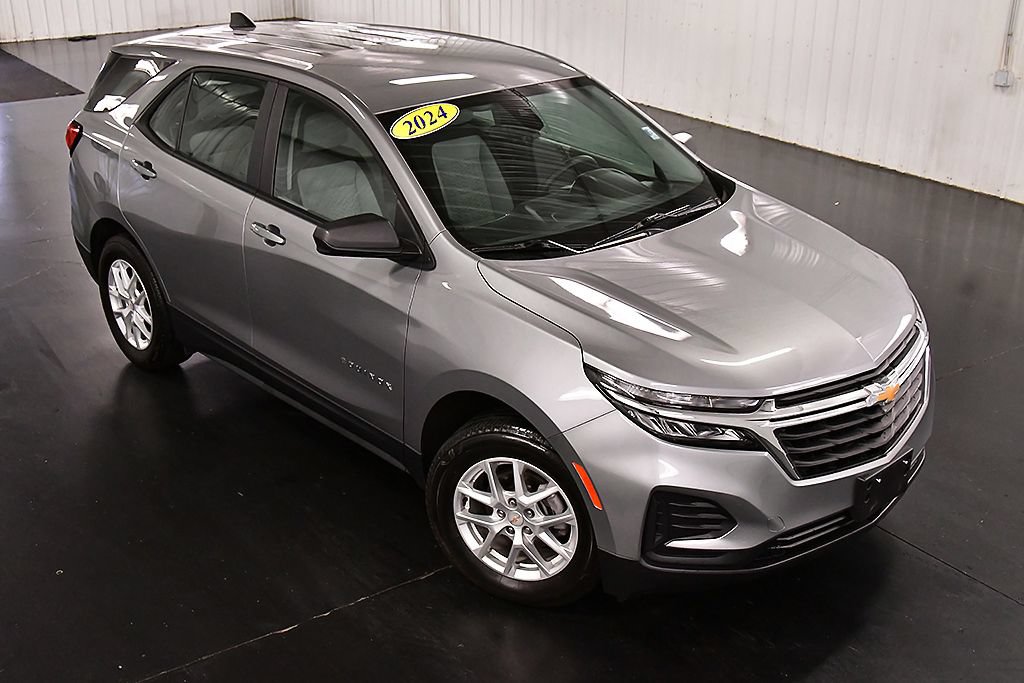 Used 2024 Chevrolet Equinox LS AWD/4WD image 12