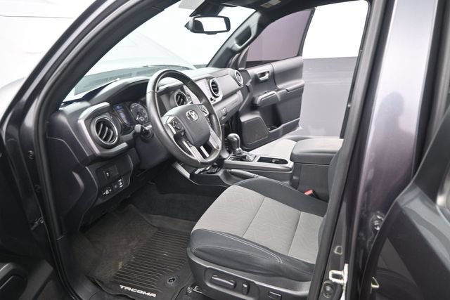 Used 2020 Toyota Tacoma TRD Sport AWD/4WD image 7