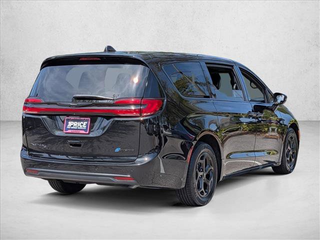 Used 2022 Chrysler Pacifica Limited w/ S Appearance Package image 5