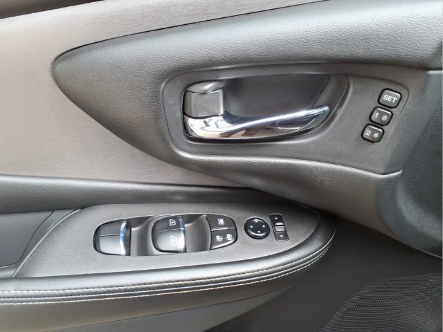 Used 2024 Nissan Murano SL FWD image 11