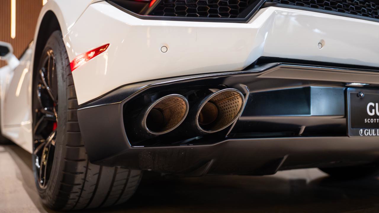 Used 2017 Lamborghini Huracan LP 580-2 RWD image 36