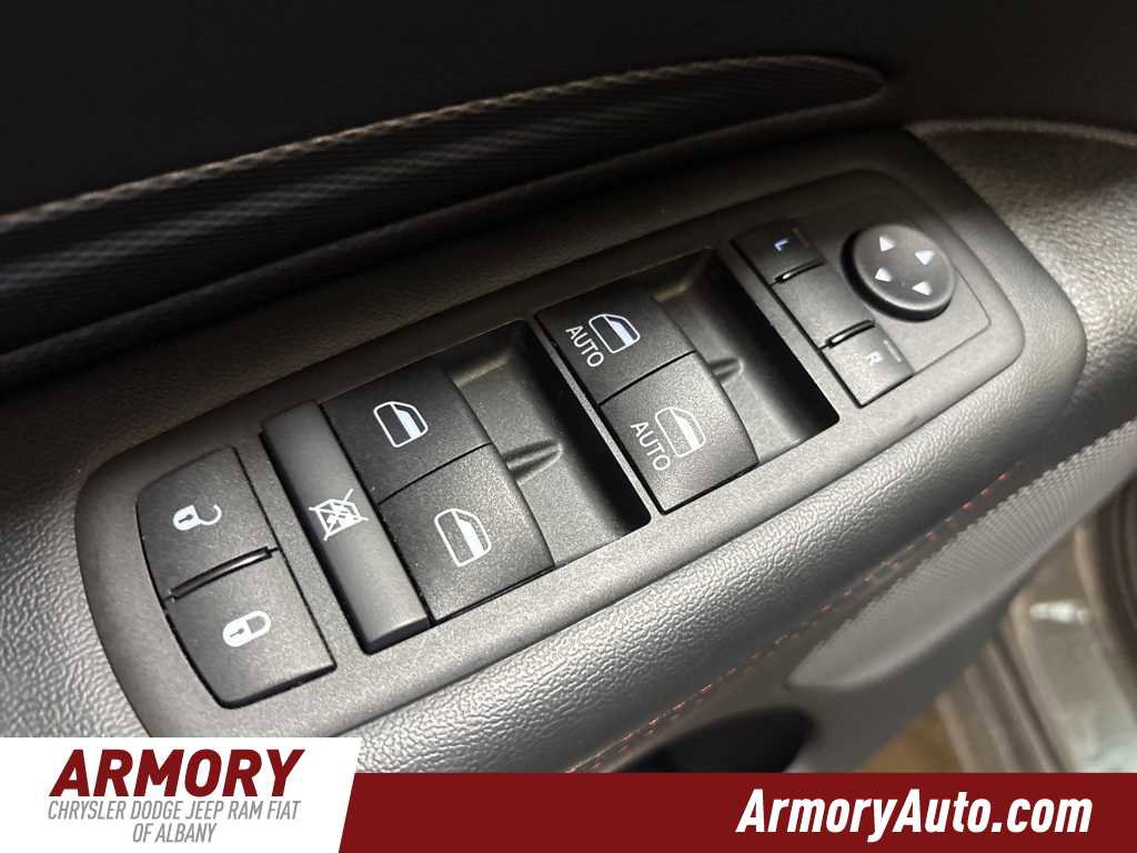 Used 2025 Dodge Durango GT image 8