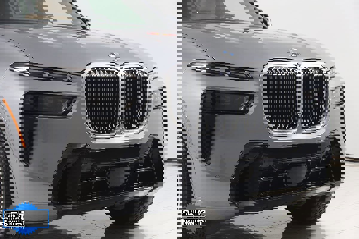Used 2024 BMW X7 xDrive40i w/ M Sport Package image 51