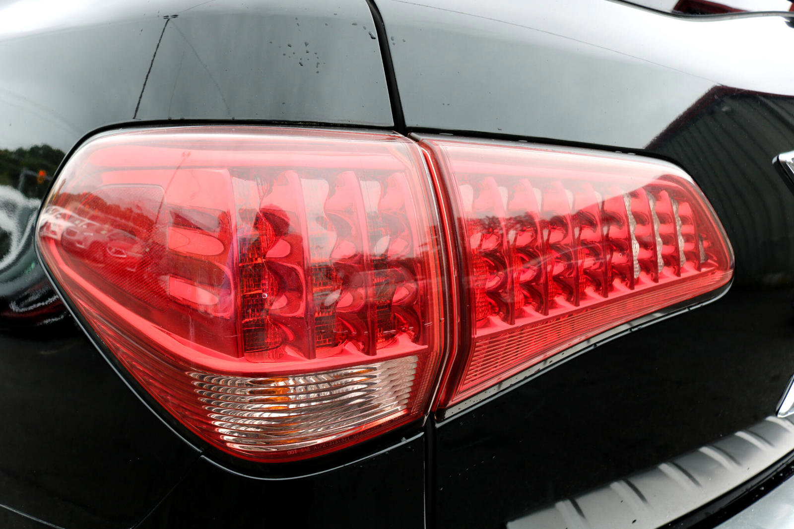 Used 2017 INFINITI QX80 4WD image 11