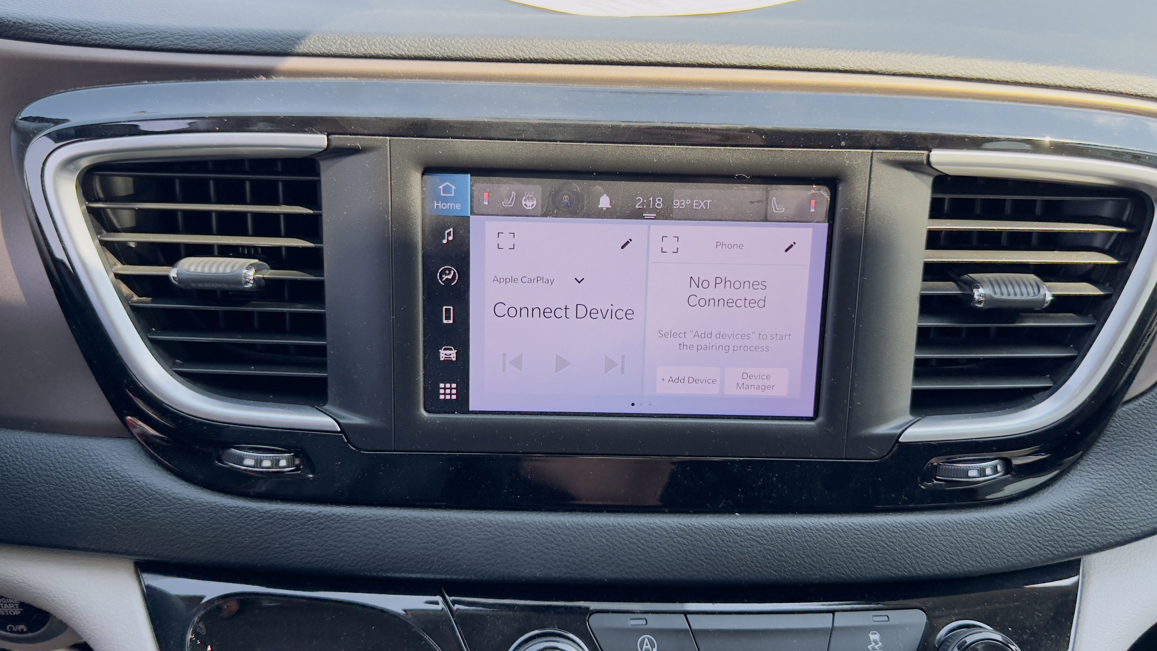 Used 2023 Chrysler Voyager LX image 21