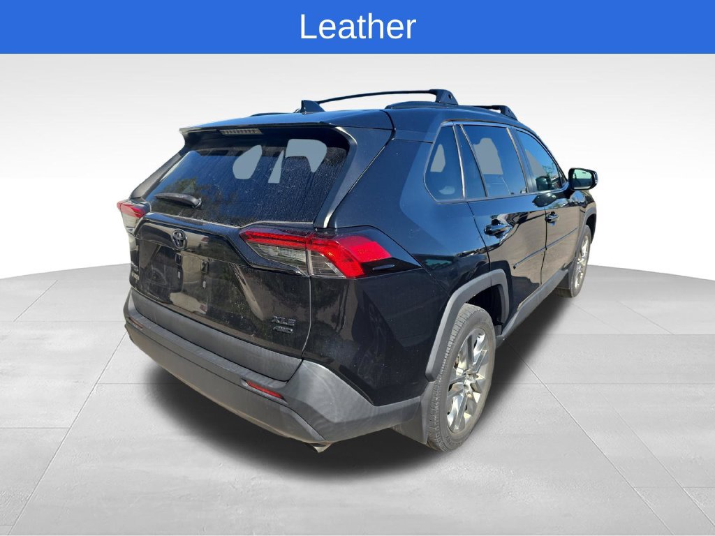 Used 2021 Toyota RAV4 XLE Premium AWD/4WD image 8