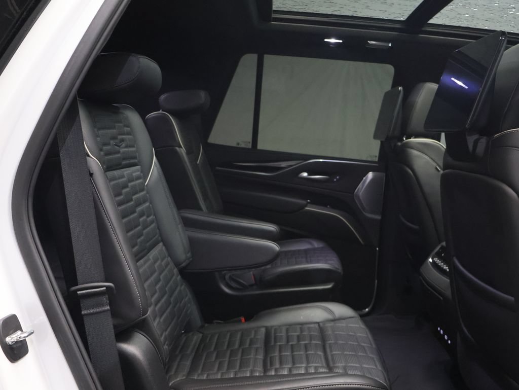 Used 2024 Cadillac Escalade V w/ LPO, ONYX Package AWD/4WD image 13