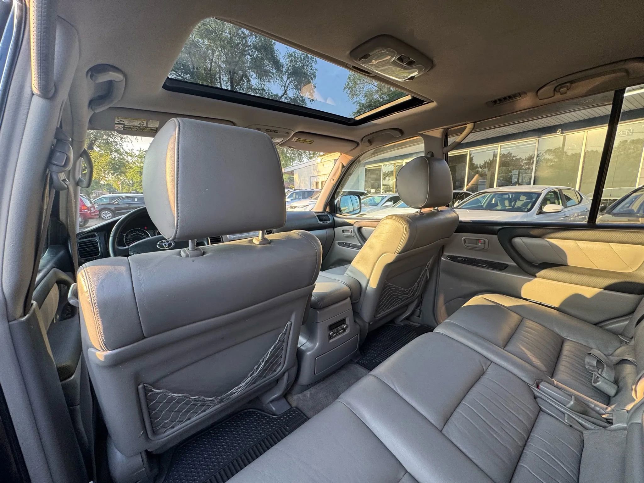 Used 2004 Toyota Land Cruiser image 13