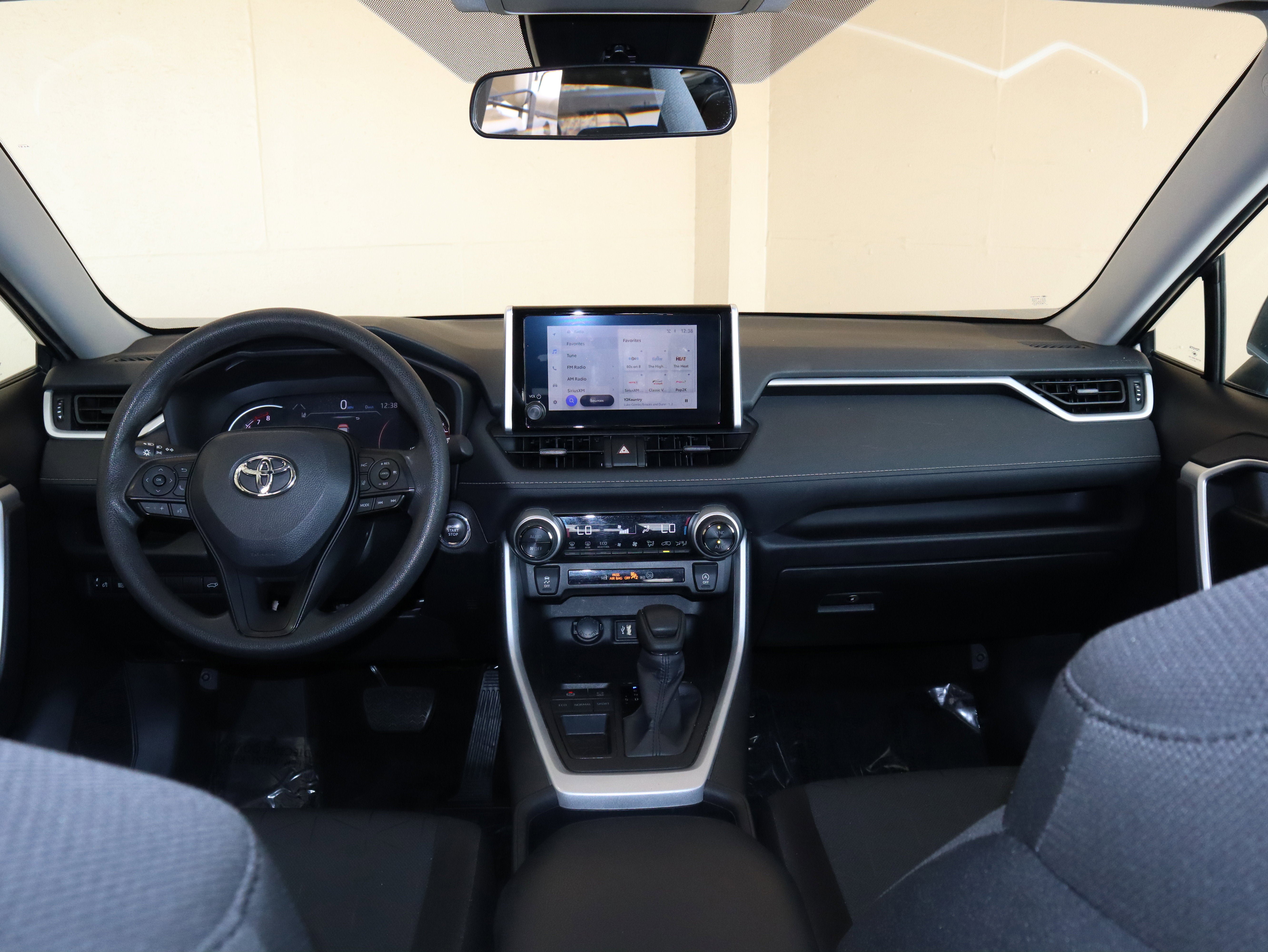 Used 2024 Toyota RAV4 XLE w/ Convenience Package FWD image 25
