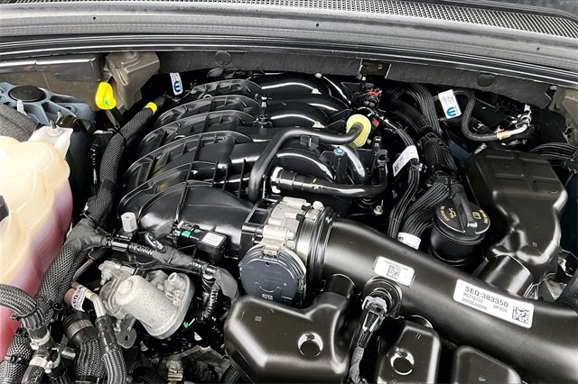 Certified 2024 Jeep Grand Cherokee Limited w/ Luxury Tech Group II image 31