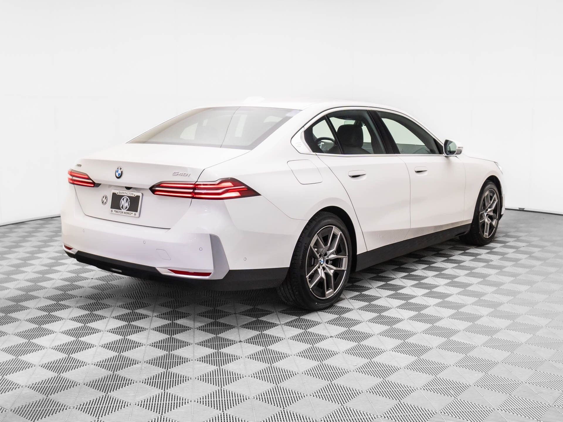 New 2026 BMW 540i xDrive w/ Premium Package AWD/4WD image 6