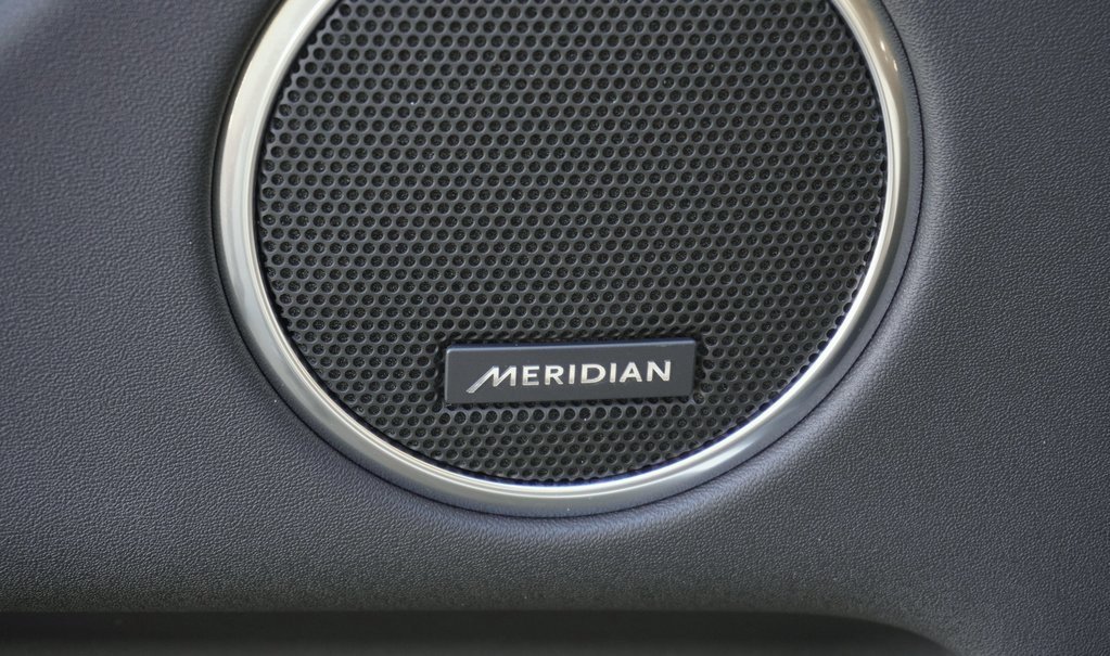 New 2025 Land Rover Discovery Sport S image 11