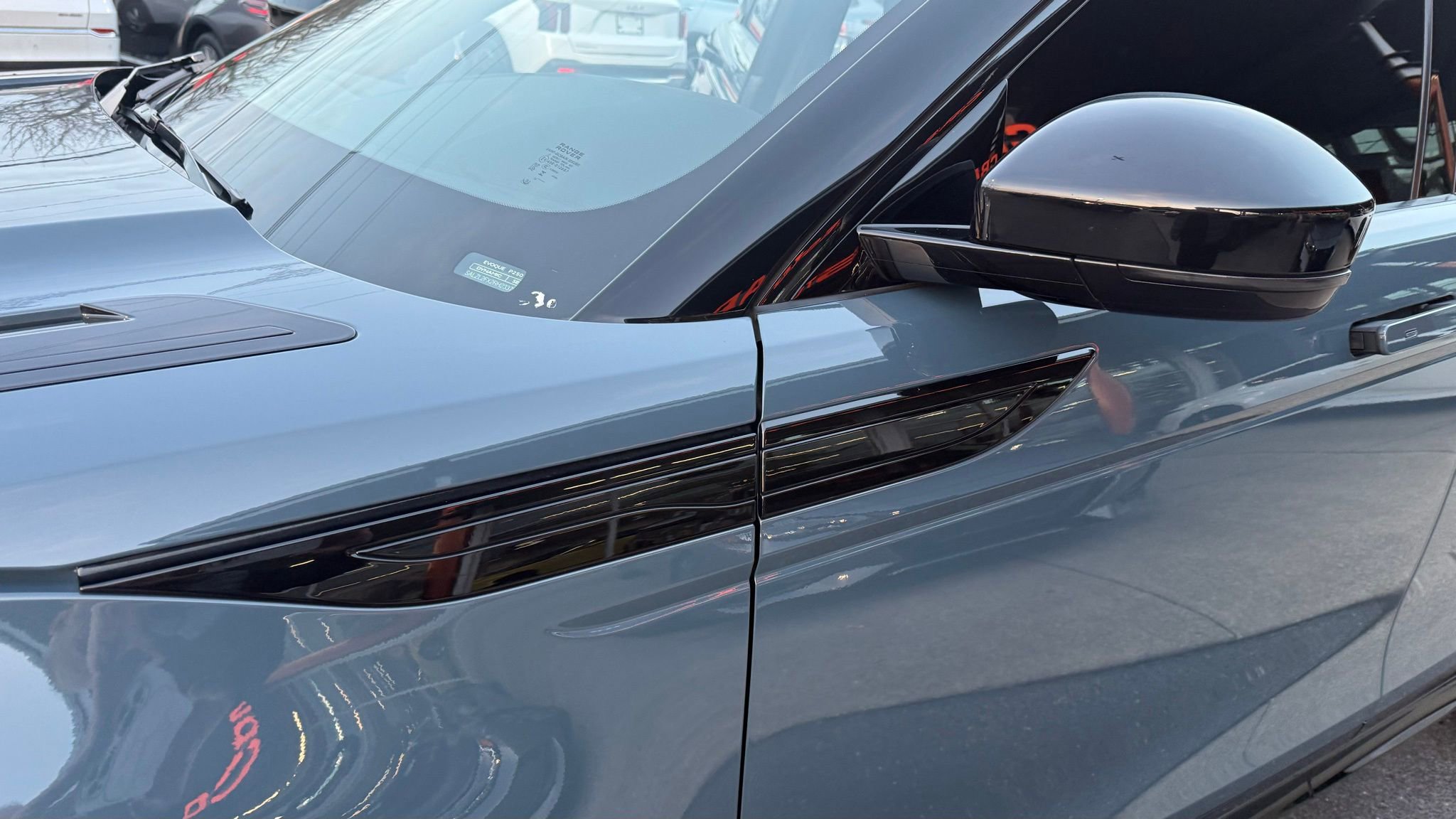 Used 2024 Land Rover Range Rover Evoque Dynamic SE image 32