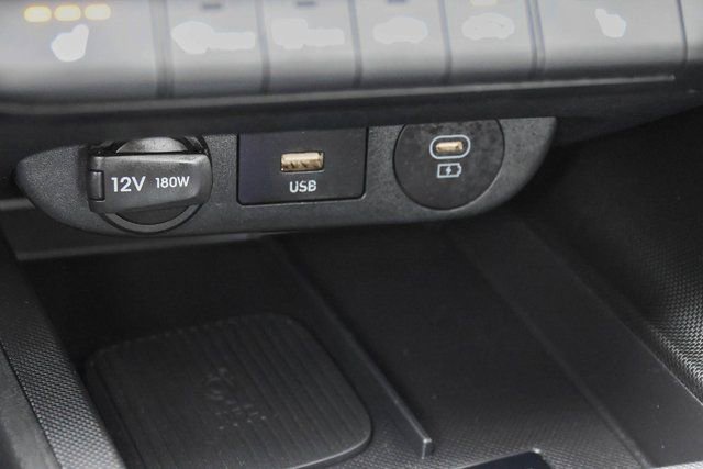 Used 2024 Hyundai Elantra Limited image 22