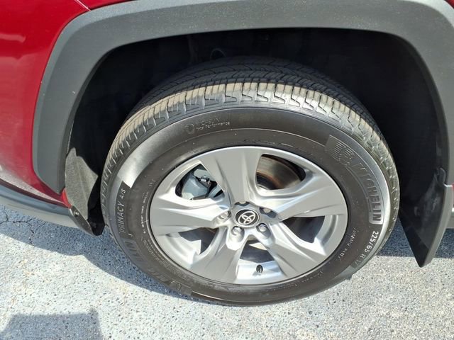 Used 2024 Toyota RAV4 XLE w/ Convenience Package image 4