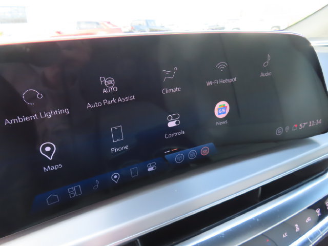 Used 2025 Cadillac Lyriq Luxury w/ LPO, Floor Liner Package AWD/4WD image 28