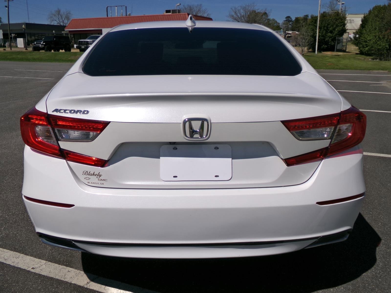 Used 2018 Honda Accord LX image 3