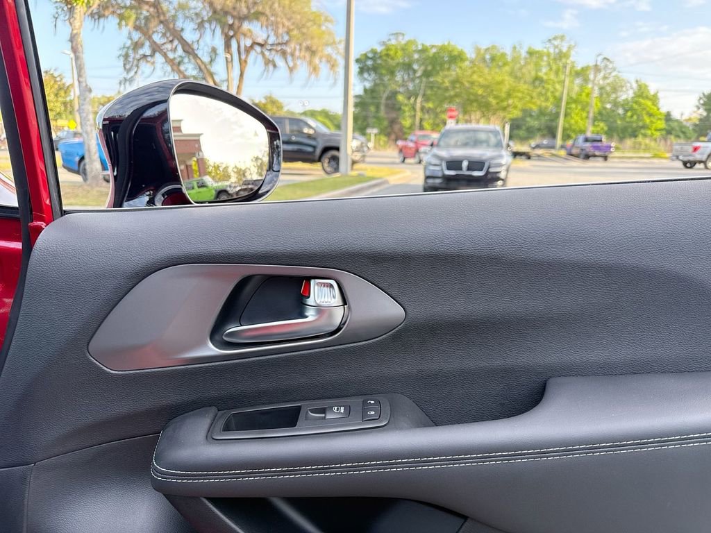 Used 2026 Chrysler Voyager LX image 25