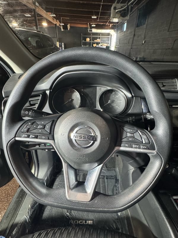 Used 2017 Nissan Rogue S AWD/4WD image 19
