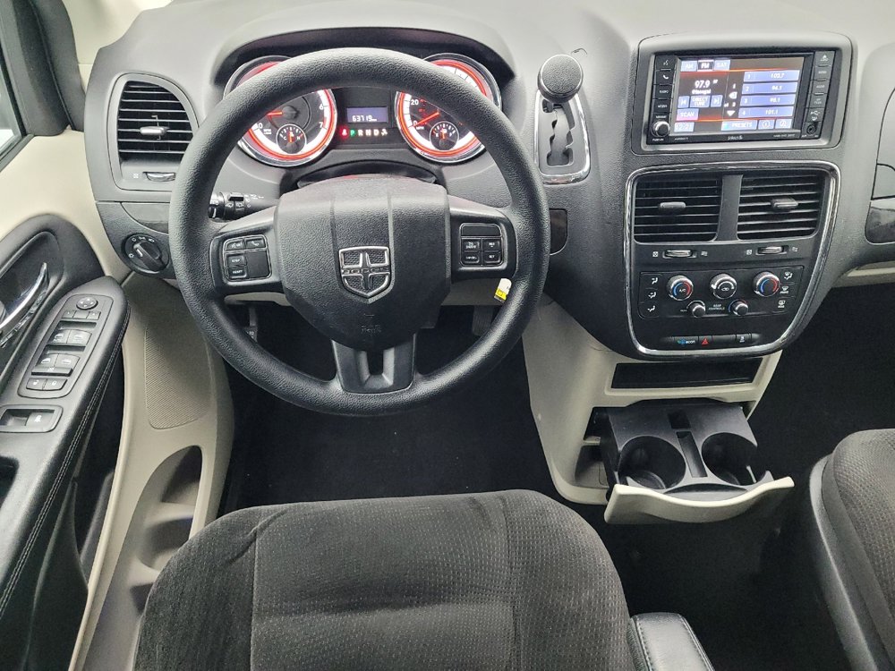 Used 2018 Dodge Grand Caravan SE w/ UConnect Hands-Free Group image 22