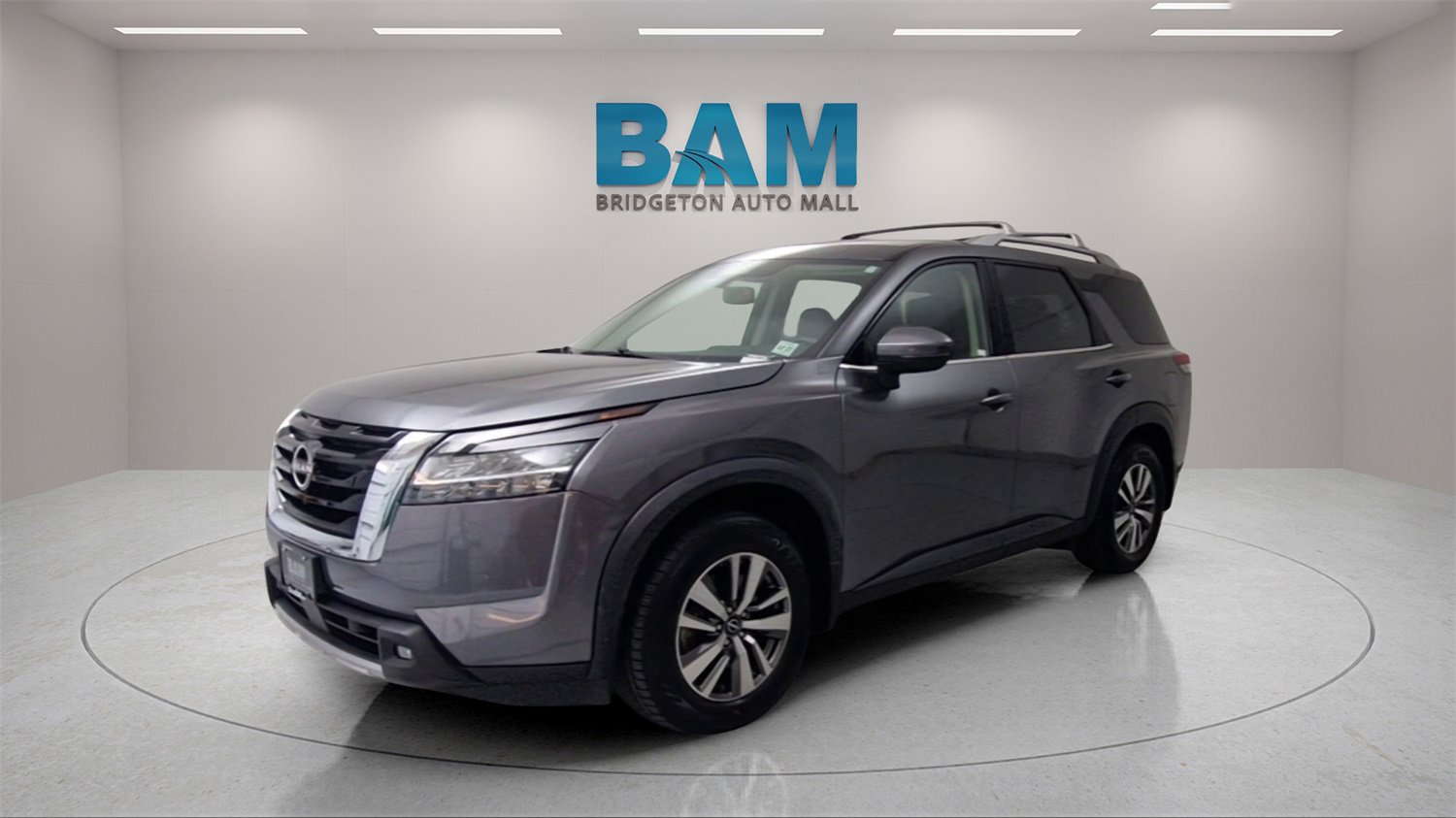 Used 2022 Nissan Pathfinder SL image 3