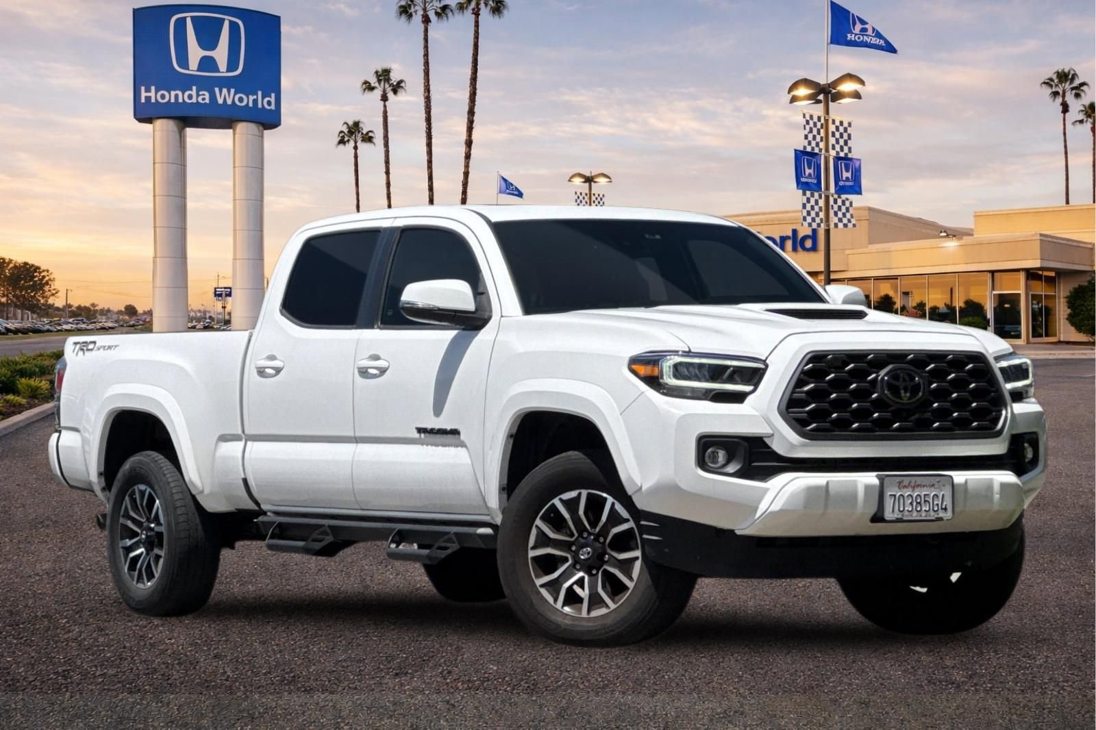 Used 2021 Toyota Tacoma TRD Sport w/ TRD Premium Sport Package RWD image 2