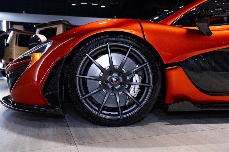 Used 2014 McLaren P1 RWD image 30