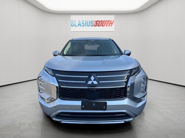 Used 2025 Mitsubishi Outlander SE image 8