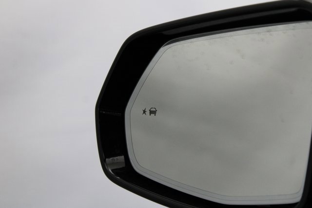 Certified 2025 Cadillac XT5 Sportv w/ Technology Package image 26