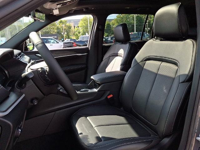 New 2027 Jeep Grand Cherokee L Limited AWD/4WD image 9