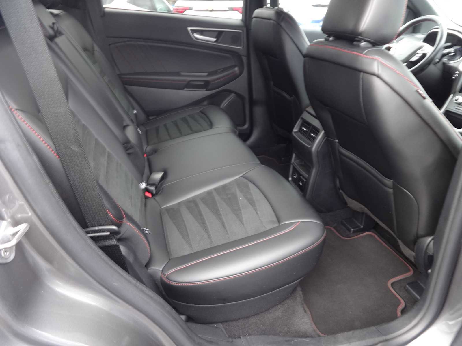 Used 2021 Ford Edge ST-Line image 13