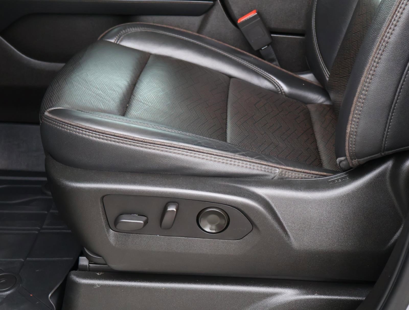 Used 2021 Chevrolet Suburban High Country image 18