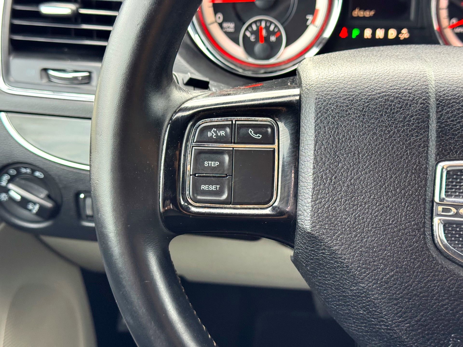 Used 2018 Dodge Grand Caravan SXT image 23