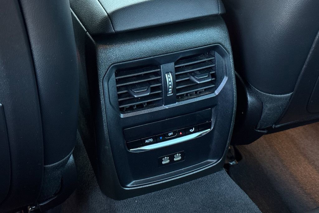 Used 2022 BMW 330i Sedan w/ Premium Package 2 image 13