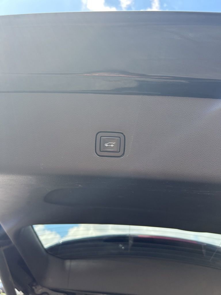 Used 2020 Chevrolet Traverse LT FWD image 15