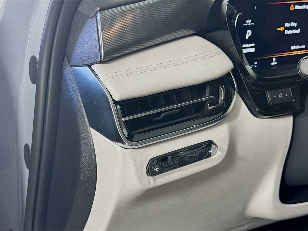 New 2027 INFINITI QX60 Luxe w/ Cargo Package FWD image 10