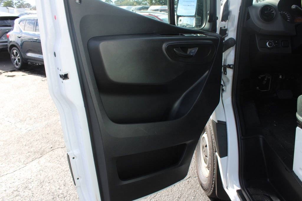 Used 2023 Mercedes-Benz Sprinter 2500 image 20