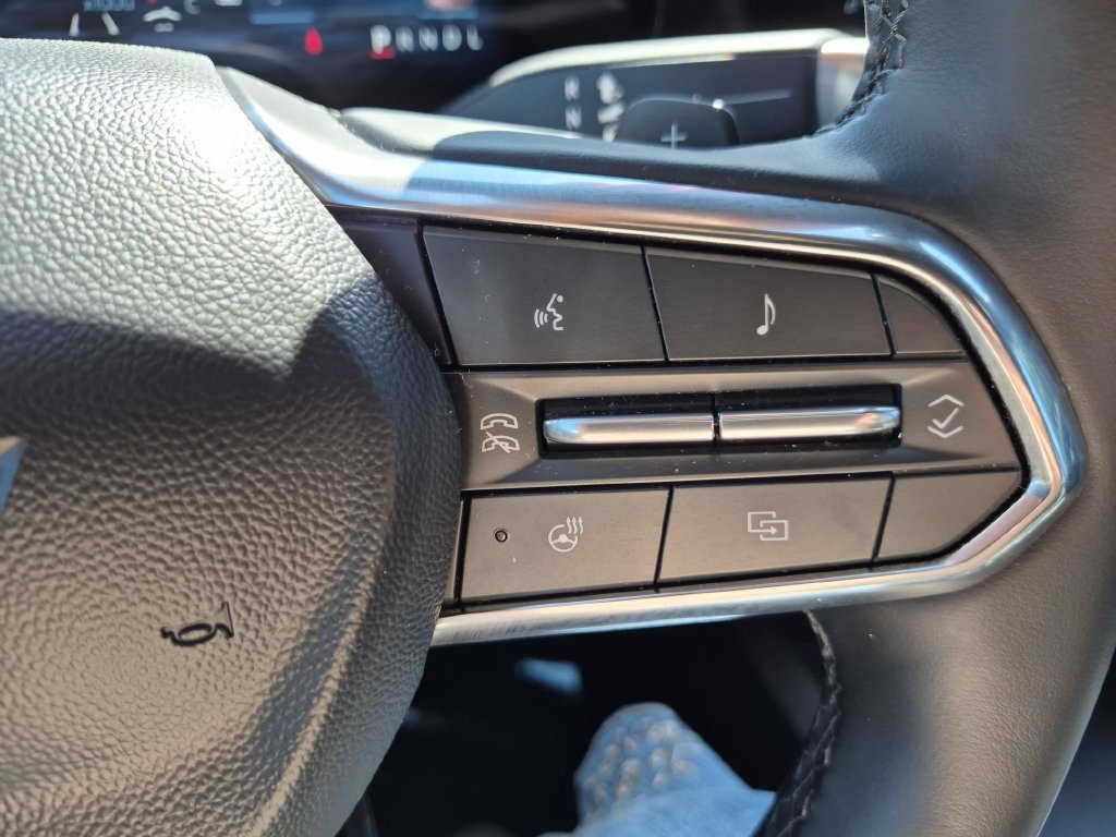 Used 2026 Chevrolet Equinox LT FWD image 18