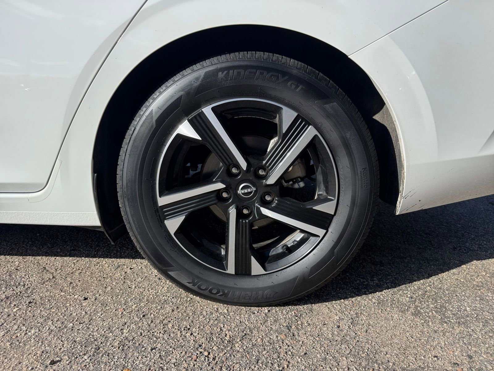 Used 2025 Nissan Sentra SV FWD image 25